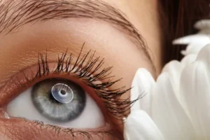Lash Lift vs Lash Extensions: Which Is Better for Natural-Looking Lashes?